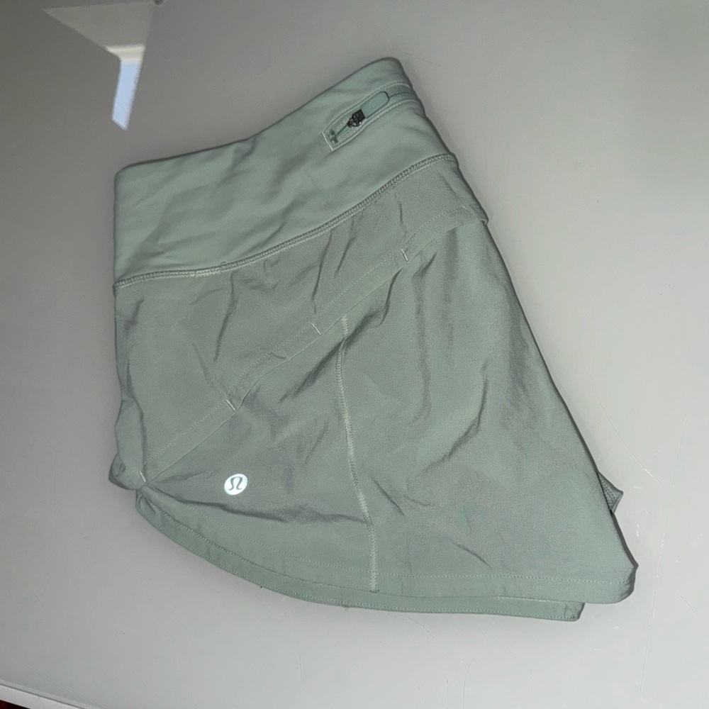 Lululemon Speed Up Low-Rise Lined Short 2.5" Size 6